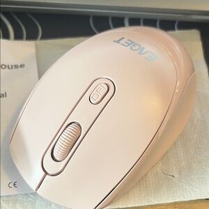 Blush Pink Wireless Mouse
